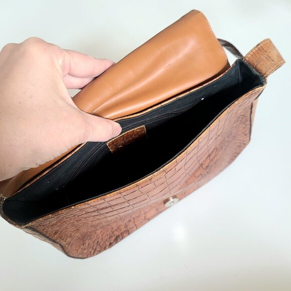 Browns Couture Made in Italy brown leather messenger bag with decorative buckle. - Picture 7 of 10